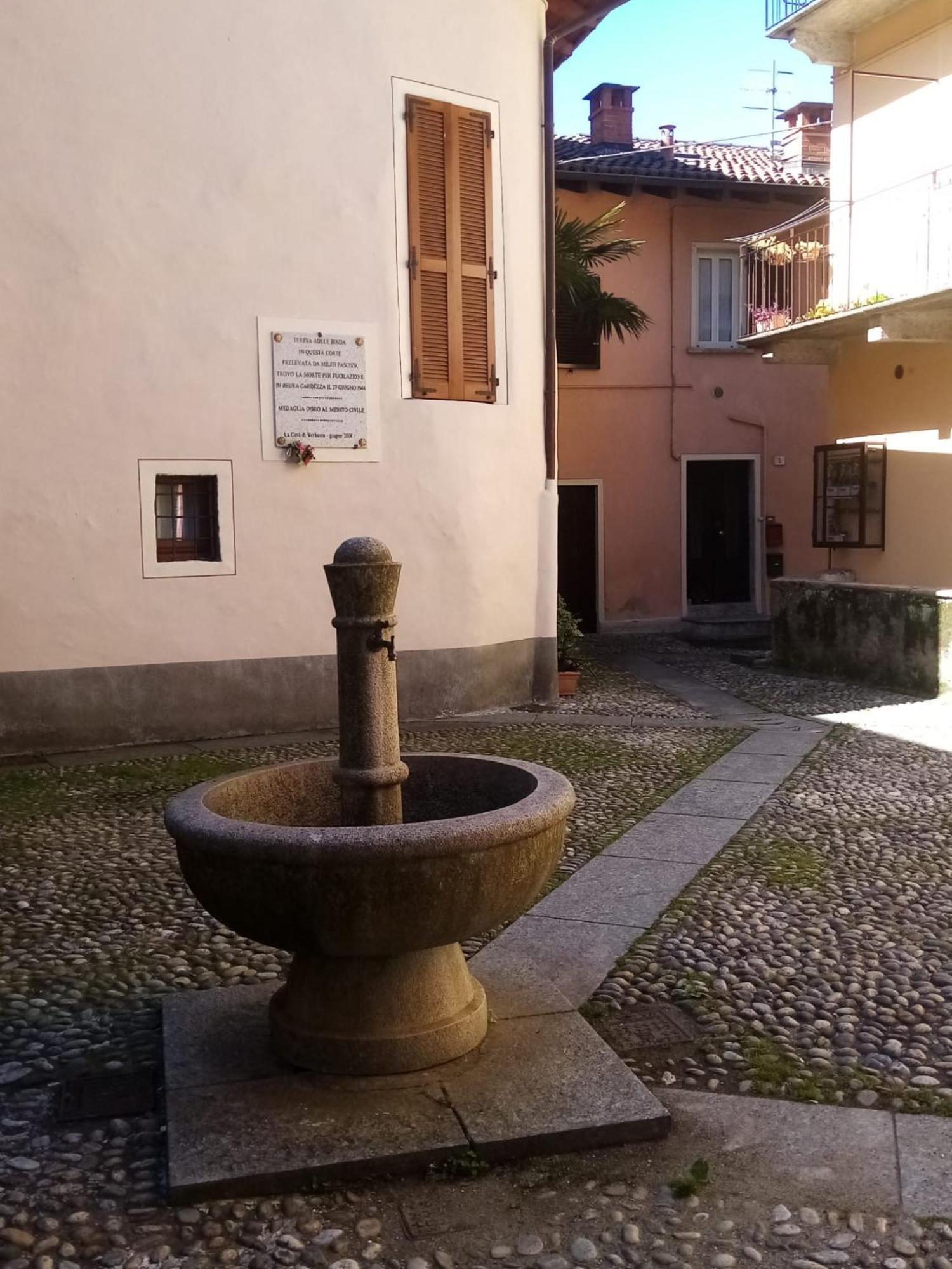 Casa Vacanze Scent Of Roses Verbania Extérieur photo